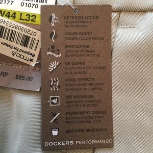 Dockers Pants - Dockers pleated Coit Pant Khaki men’s W44 L32 Dockers Pants - Dockers pleated Coit Pant Khaki men’s W44 L32